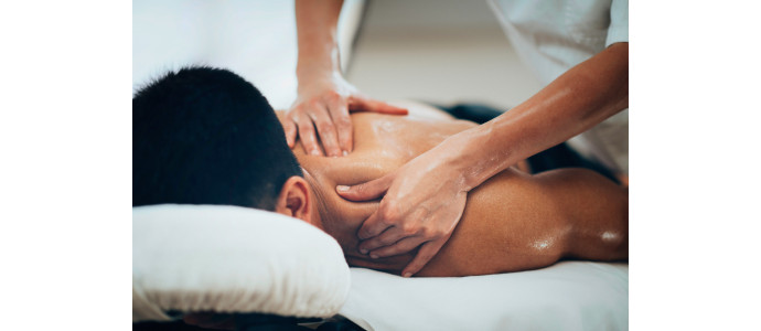 Jak wykonuje się masaż sportowy?