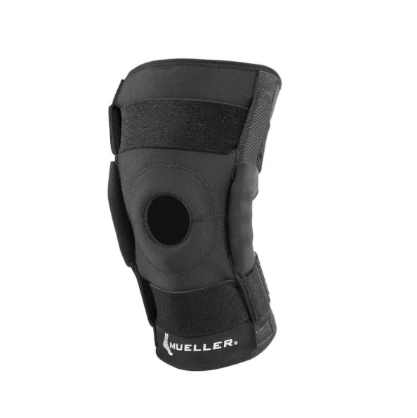 Ochraniacz na kolano z czarną wyściółką i regulowanymi paskami, marki Mueller.