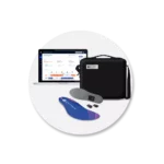 Elektroniczny system wspomagania poruszania się dla niewidomych, obejmujący laptop, czujnik, wkładki i torbę.