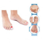 Stopy z odciskami, odcisk na dużym palcu, odcisk na palcu wskazującym i odcisk na małym palcu.