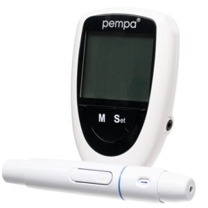 Glukometr z dużym ekranem, przyciskami M, S, Set i sondą do pomiaru poziomu cukru we krwi.