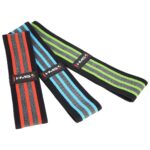 Trzy opaski sportowe z kolorowymi paskami: czerwoną, niebieską i zieloną, z logo HMS, na czarnym tle.