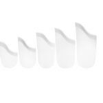 Pięć stopniowanych, białych kubków ustawionych od najmniejszego do największego.