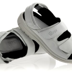 Białe sandały na rzepy z czarnym wyściółką i otwartymi palcami, ustawione na białym tle.