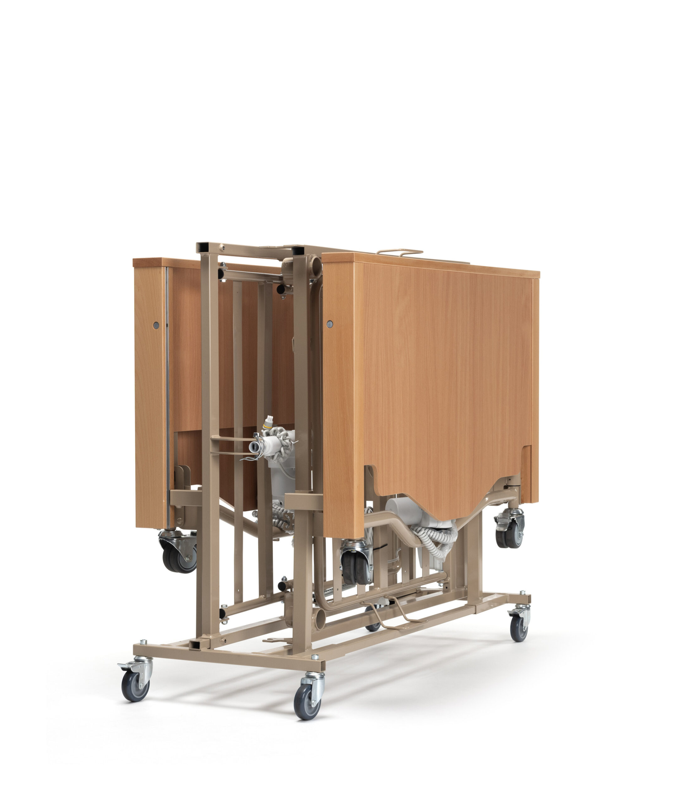 Stół do łóżka z drewnianymi panelami i metalową ramą na kółkach, przeznaczony do użytku w placówkach medycznych.