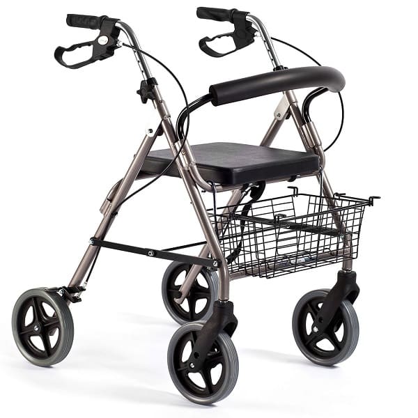 Lekki składany balkonowy wózek inwalidzki z czterema kołami i koszykiem na zakupy.