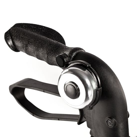 Kuleczkowy przycisk i uchwyt do sterowania na czarnej, metalowej ramie.