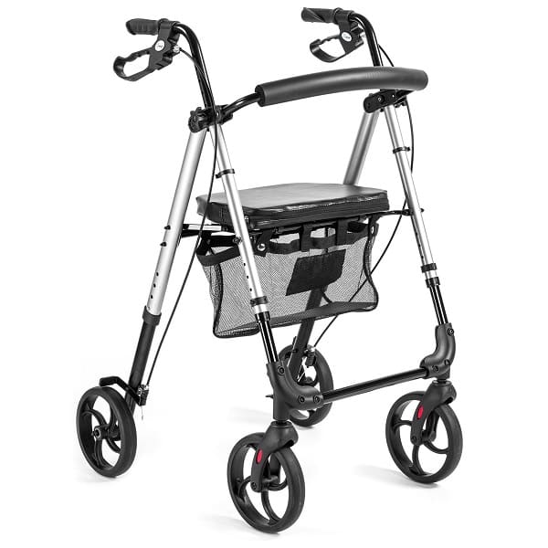 Lekki składany chodzik z czterema kołami, czarnym koszykiem pod siedzeniem i regulowanymi uchwytami.