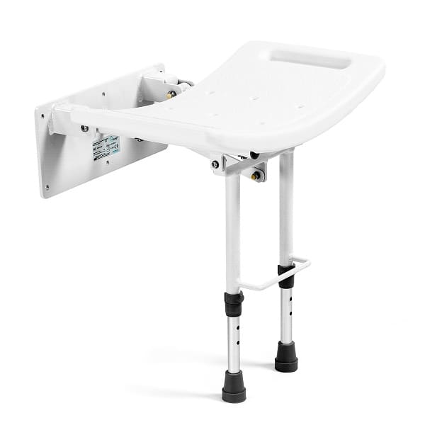 Podpora prysznicowa z regulowanymi nogami i uchwytem, montowana na ścianie, przeznaczona do ułatwienia korzystania z pryszn