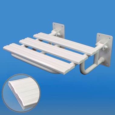 Podwieszany uchwyt na ręczniki z białymi listwami, zamontowany na niebieskiej ścianie.