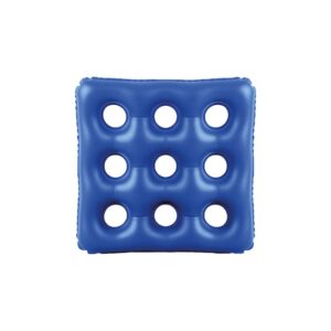 Niebieska poduszka do ćwiczeń z dziewięcioma otworami, używana do rehabilitacji i ćwiczeń równowagi.