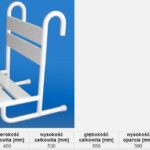 Stojak na książki z białymi metalowymi ramami i poziomymi półkami, ustawiony na niebieskim tle.