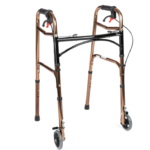 Laska inwalidzka z czarnymi uchwytami, czterema kółkami i regulowanymi wysokościami.