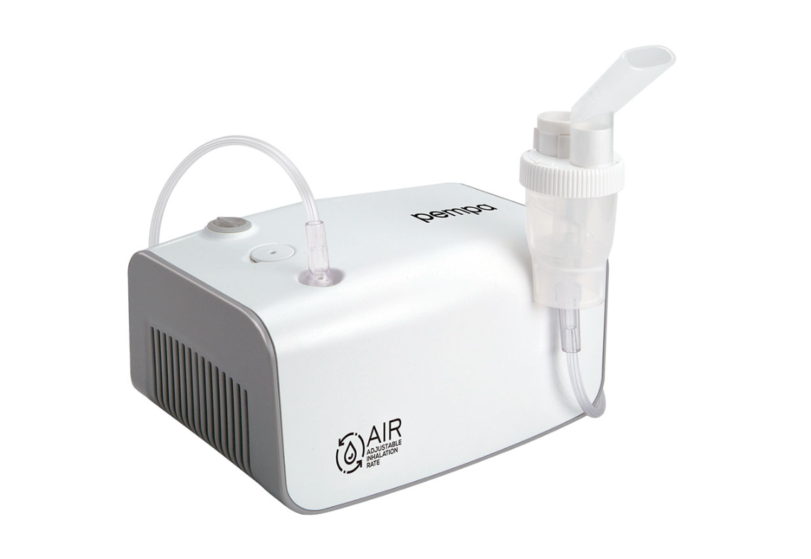 Przenośny inhalator z ustnikiem, wyświetlaczem i przewodem, służy do podawania leków w postaci aerozolu.