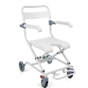 Lekki, składany wózek inwalidzki z białymi ramami, podłokietnikami i czterema kołami, przeznaczony do użytku w domu i n