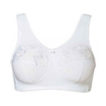 Biały biustonosz z delikatnym haftem w kwiatowe wzory i małą kokardką na środku.