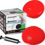 Zestaw do rehabilitacji stóp z dwoma piłkami sensorycznymi i pistoletem do masażu, opakowanie z opisem produktu.