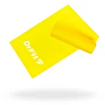 Żółta karteczka samoprzylepna z napisem DRAFT uniesiona nad białym tłem.